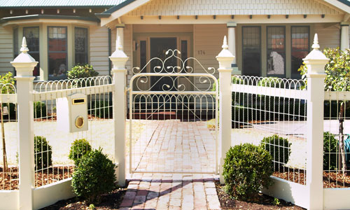 Woven wire fence with Gardenvale inset gate